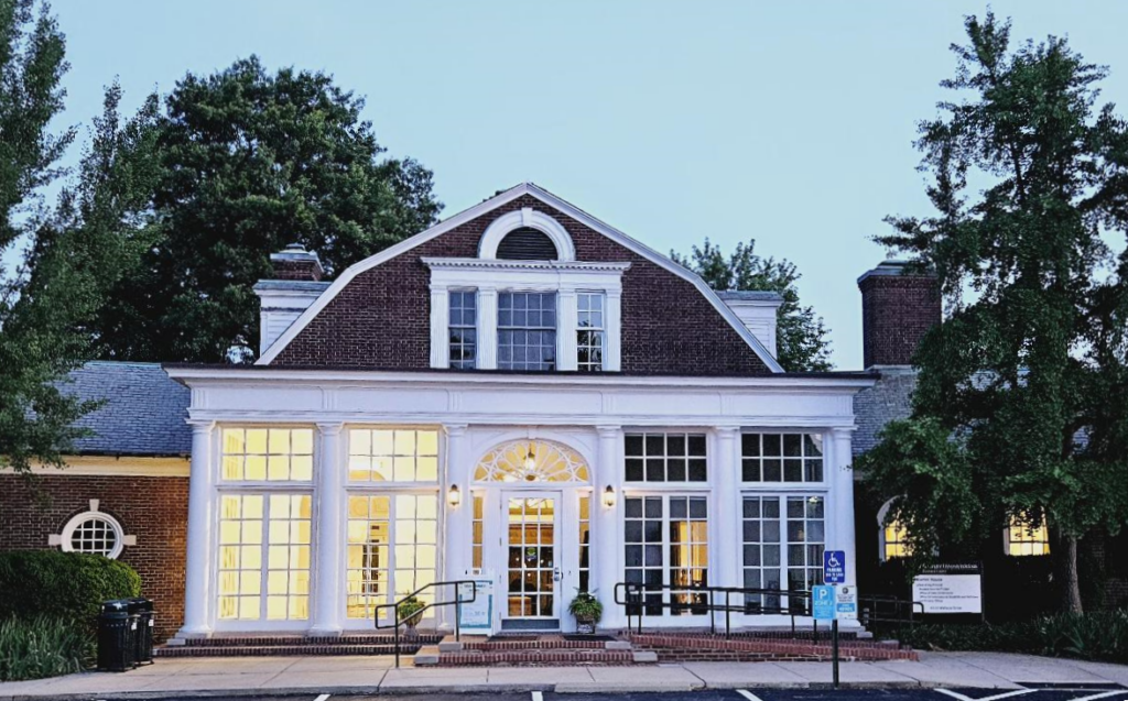 View of the front of Alumni House on the WashU Danforth campus